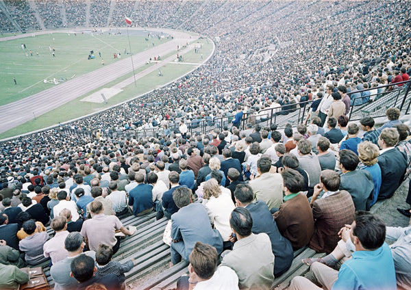 Kibice na Stadionie Dziesięciolecia (lata 70. XX w.)